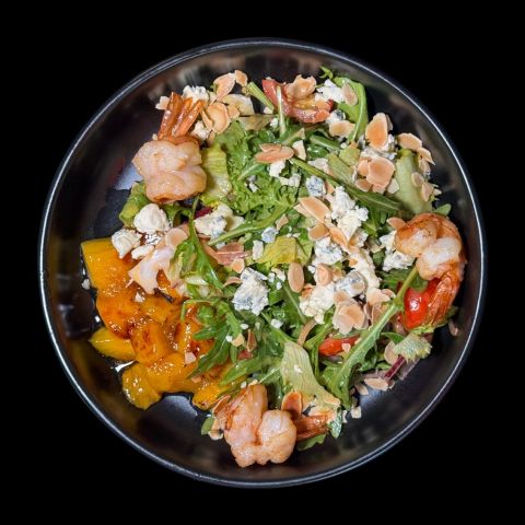 Салат с манго и креветкой (240г)