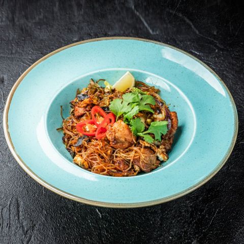 Лопша с курицей (330/15г)