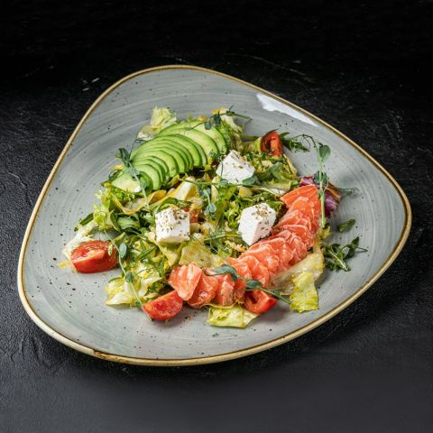 Салат с лососем (250г)