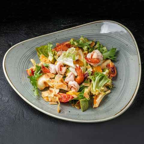 Салат с манго и кревтками (220г)
