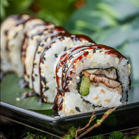 Рол Каліфорнія з вугрем (230г)